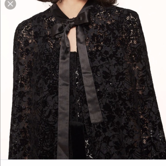 Beautiful Maje black velvet lace flock cape, one size - Picture 1 of 4